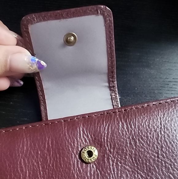Fossil Burgundy Leather Wallet - Picture 5 of 5
